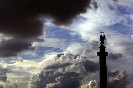 Тепло, но дождливо будет в Петербурге на выходных