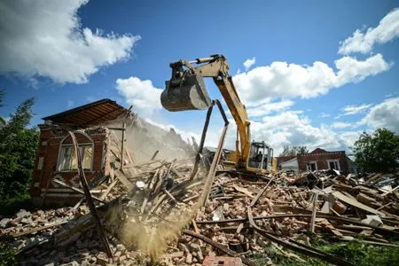 Около 20 самостроев снесли в цыганском поселке Плеханово под Тулой