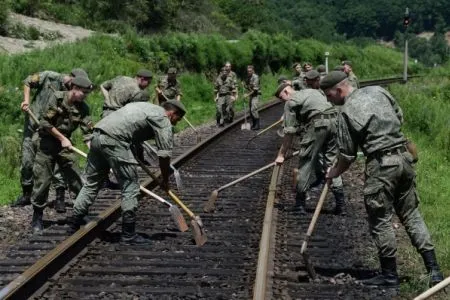 В ликвидации последствия тайфуна "Норд" в Приморье задействованы более 2 тыс. военнослужащих