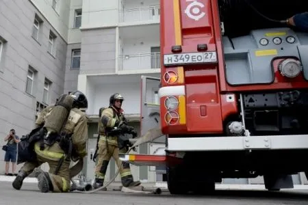 Часть жильцов дома в Хабаровске, где произошел хлопок газа, вернулись в свои квартиры