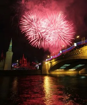 Грандиозный фейерверк увидят москвичи в День города