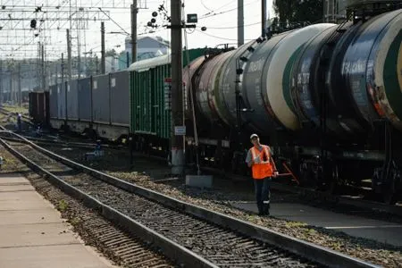 Прокуратура выясняет причины схода поезда с рельсов в Тульской области