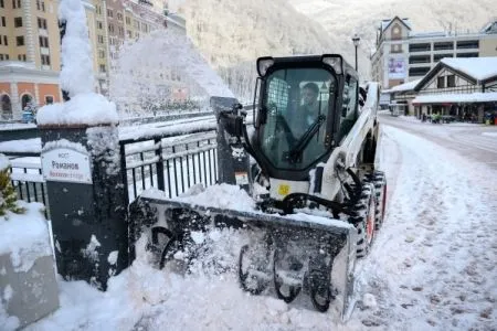 Снег выпал в выходные на горнолыжных курортах Красной Поляны