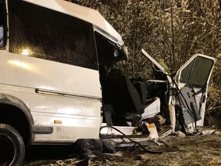 Водители автобуса и лесовоза, попавших в ДТП в Марий Эл, имели стаж вождения более 20 лет