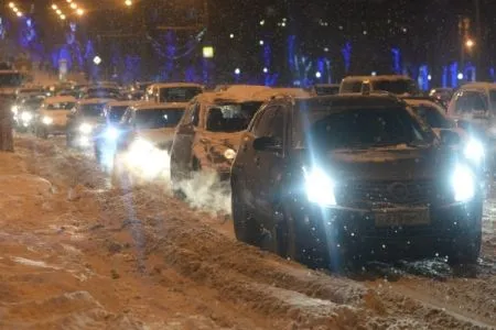 Власти Москвы призывают водителей в пятницу пересесть на общественный транспорт