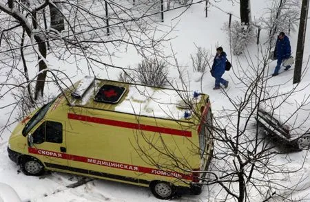 Два человека погибли, один пострадал в столкновении легкового автомобиля с грузовиком в ХМАО