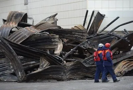 Пропавшими на пожаре в "Зимней вишне" числятся 38 человек, в том числе более 20 детей