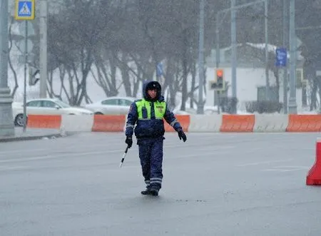 Москву вновь засыпало снегом