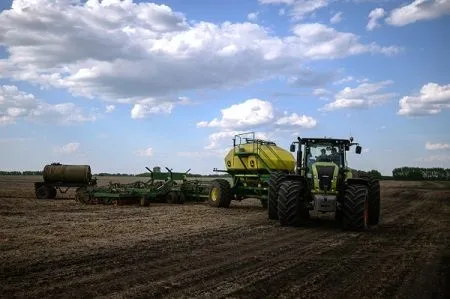 Минсельхоз осенью готов помочь регионам Сибири в случае убытков от сложной посевной