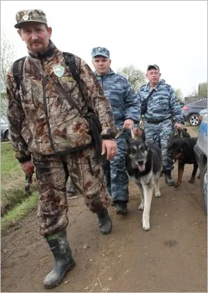 Спасатели нашли трех туристов, заблудившихся в ливень на горе Пидан в Приморье