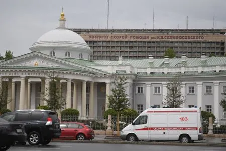 Благоустройство территории НИИ Склифосовского завершено в Москве