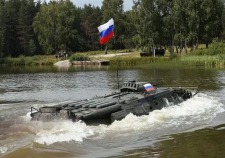 Военный бронетранспортер затонул в Дагестане на учениях, два человека погибли