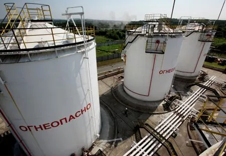 Пожар на нефтебазе в ХМАО локализован - МЧС