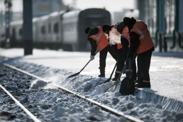 Движение поездов на месте схода вагонов в Оренбургской области восстановлено