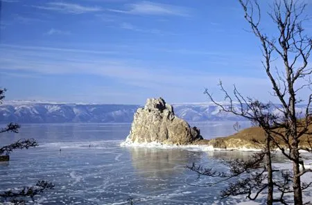 Строительство завода по розливу питьевой воды на берегу Байкала приостановлено