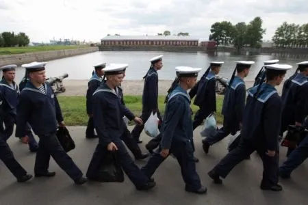 Более 200 водоемов Петербурга очистят от мусора к концу недели