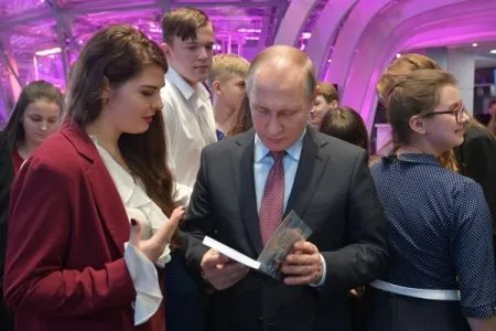 Путин призвал восстановить практику переводов отечественной литературы на языки народов РФ