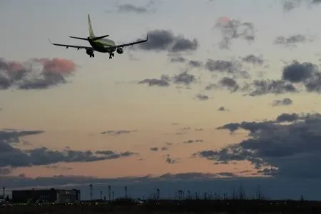 Самолет рейса Благовещенск - Москва экстренно сел в Иркутске из-за отказа высотомера