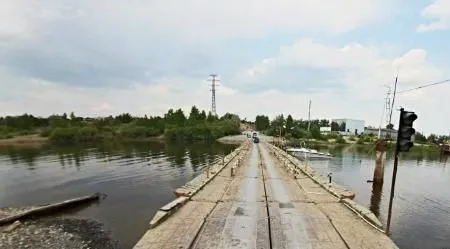 Движение по понтонной переправе через реку Туру в Тюмени открыто после почти месячного перерыва