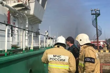 Танкер взорвался во время перекачки нефти в Дагестане, три человека погибли