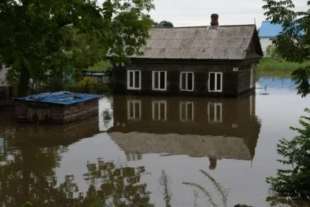 Более 800 человек эвакуированы из зон паводка, в пунктах временного размещения находятся более 300 жителей Иркутской области