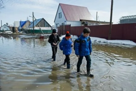 Прокуратура в Приамурье пригрозила изымать детей за отказ от эвакуации