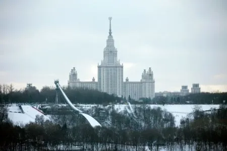 Горнолыжные трамплины и эскалатор на Воробьёвых горах введут в 2020-2021г