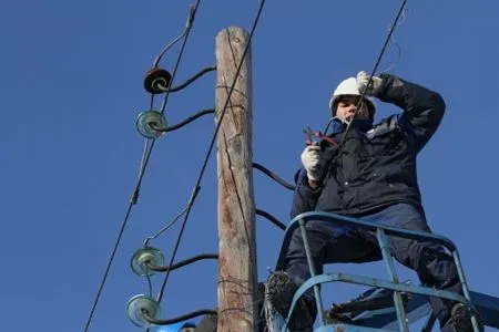 Восстановлено энергоснабжение, нарушенное в 33 поселках Алтайского края