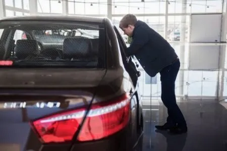 Медведев продлил правила ввоза на Дальний Восток б/у-автомобилей без системы ЭРА-ГЛОНАСС