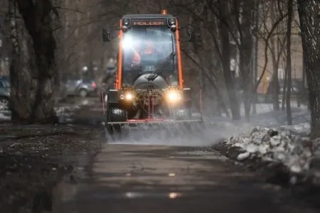 Петербург отмывают шампунем