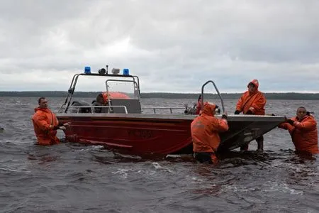 Семь судов задействованы в поисках летчика упавшего в Черном море Су-27