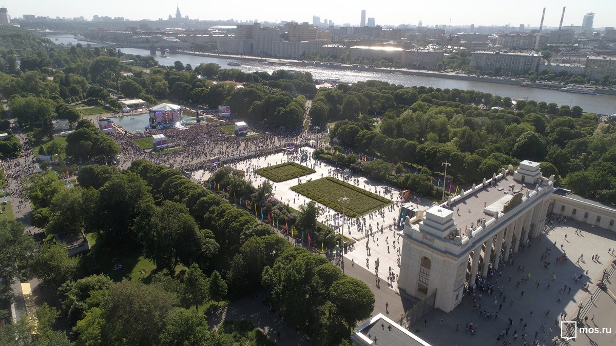 Парк горького перекрыт. Парк Горького реконструкция. Парк Горького 2023. Парк Горького до реконструкции. Реконструкция Москва парк Горького в парке.