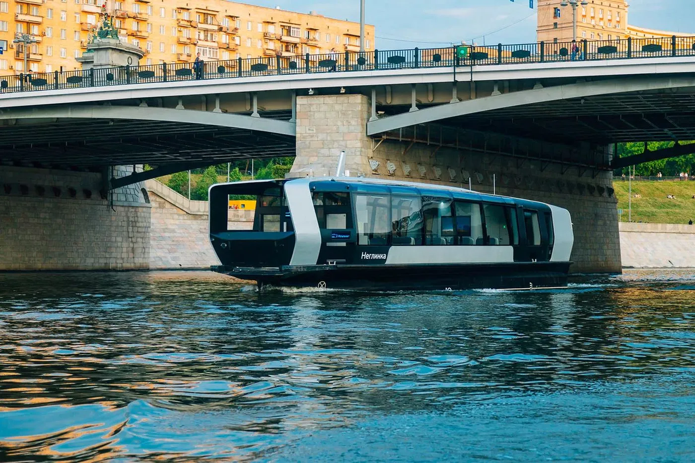 В Москве открыт второй регулярный маршрут речного электротранспорта