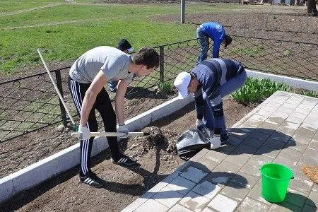 Ростовская АЭС продолжает благоустройство захоронений погибших в Великую Отечественную войну солдат