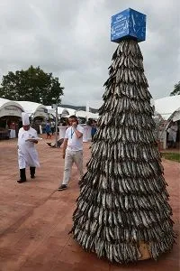 Дерево из сахалинской корюшки на "Улице Дальнего Востока" ВЭФ разобрали в считанные минуты