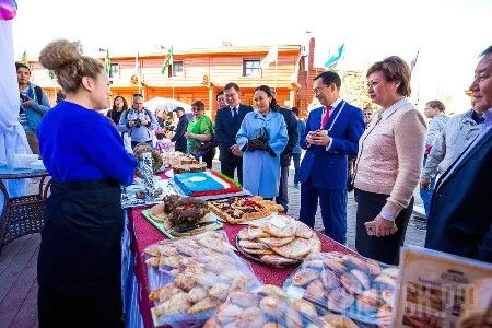 Якутск отметил свое 384-летие Фестивалем Ухи и отправкой открыток с символами города