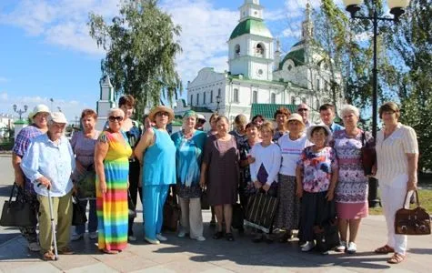 Тюменские пенсионеры в университете третьего возраста смогут бесплатно научиться изготавливать ковры и говорить на английском