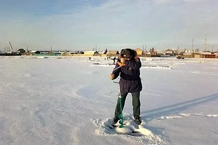 Инспекторы ГИМС Якутии провели профилактические беседы о безопасности при выходе на лед