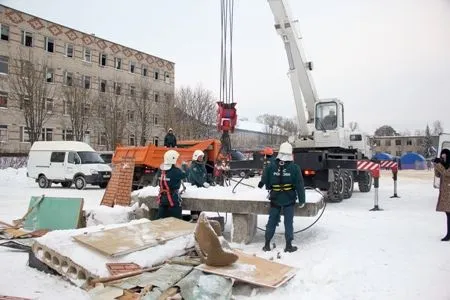 Последствия учебного взрыва показательно ликвидировали калужские спасатели