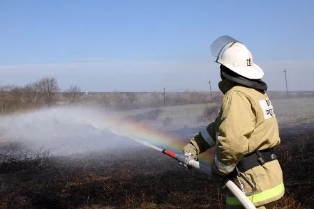 Пожарные ликвидировали крупный учебный лесной пожар в окрестностях курорта Горячий Ключ на Кубани