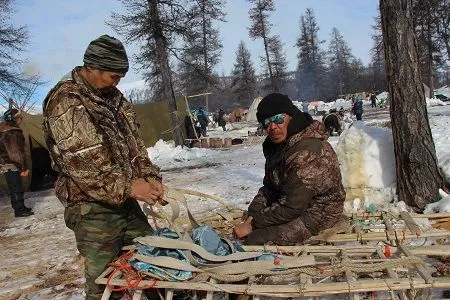 Гонки на оленях и соревнования по национальным видам спорта прошли на слете оленеводов в Магаданской области