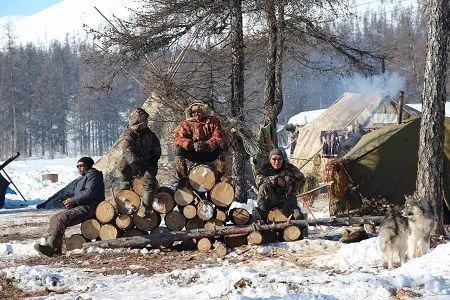 Гонки на оленях и соревнования по национальным видам спорта прошли на слете оленеводов в Магаданской области