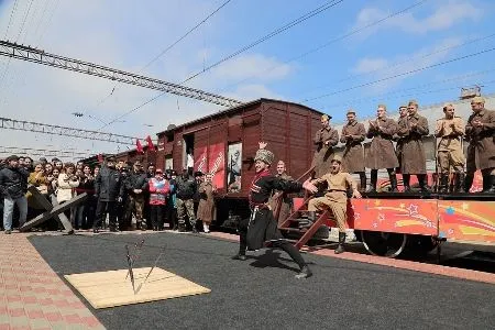 Ретро-поезд "Победа" впервые прибыл в Махачкалу