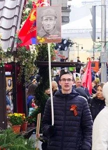 Массовые гуляния прошли в Москве в День Победы на центральных площадях и в парках