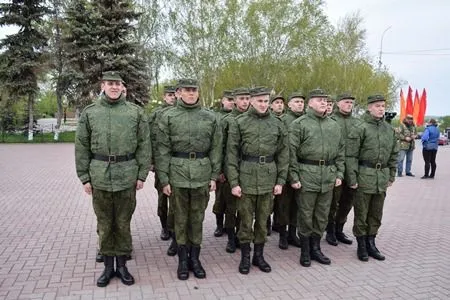 Полтора десятка тюменских призывников будут служить в президентском полку