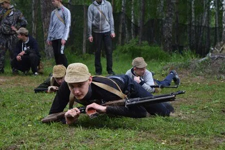 Почти 2 тыс. тюменских школьников и студентов приняли участие в военных сборах