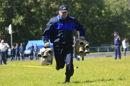 Соревнования пожарных добровольцев на Кубок Северо-Западного центра МЧС прошли в Пскове