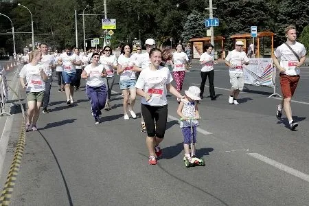 Благотворительный забег в честь Дня железнодорожника собрал в Ростове-на-Дону более тысячи участников