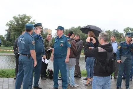 Орловские спасатели ликвидируют последствия обрушения стены аварийного дома