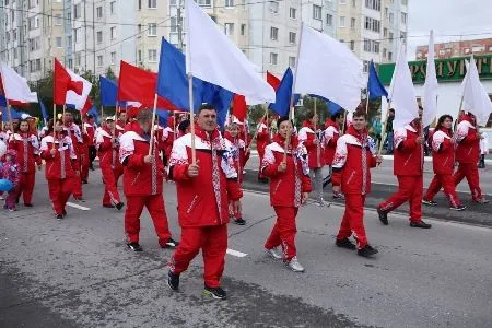 Ямальский Надым отметил 45-летие шествием, фестивалем и запуском воздушных змеев